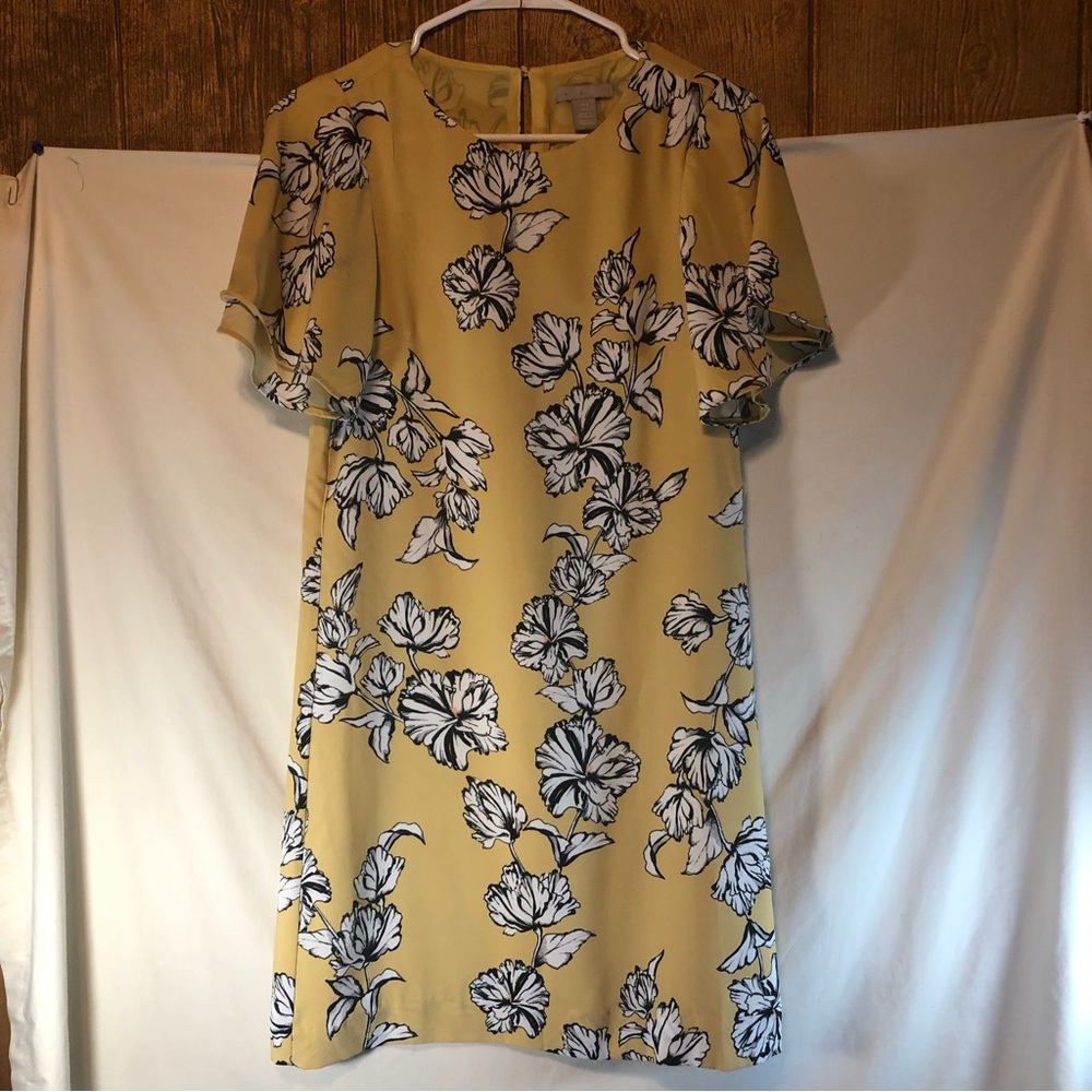 H & M Women’s yellow/black/white floral design short sleeve keyhole back dress 0